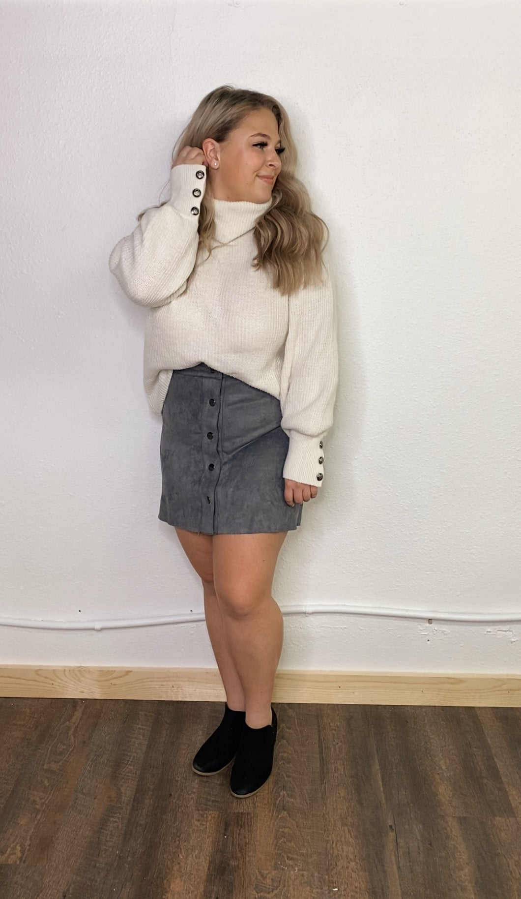 BUTTON UP GREY SKIRT